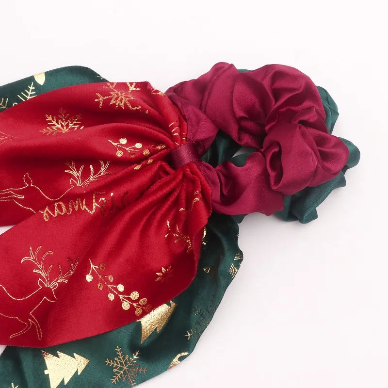 Weihnachts-Scrunchies mit Goldfolienprint und hängenden Bändern (2er-Set)