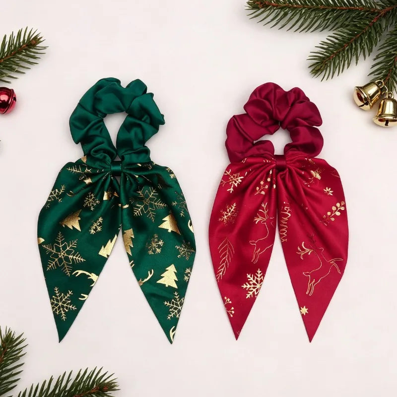Weihnachts-Scrunchies mit Goldfolienprint und hängenden Bändern (2er-Set)
