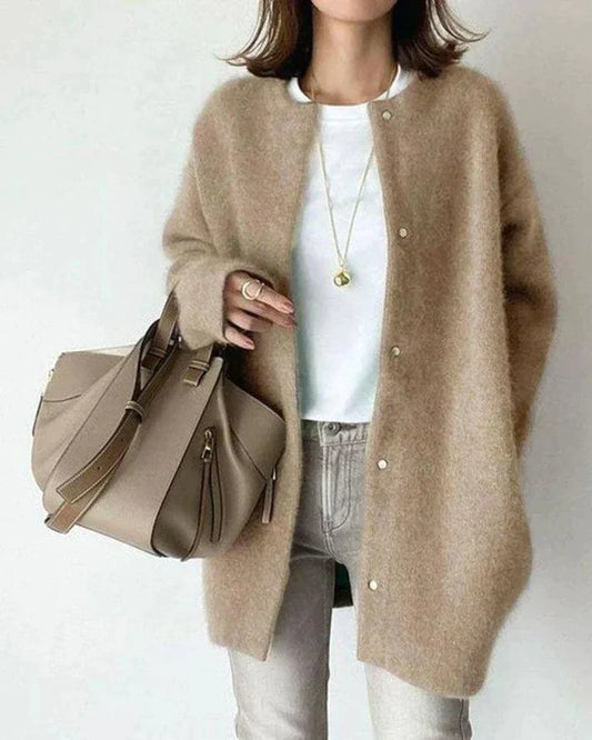 EleganzKnit - Elegante und weiche Strickjacke - Komfort und Stil für jedes Outfit