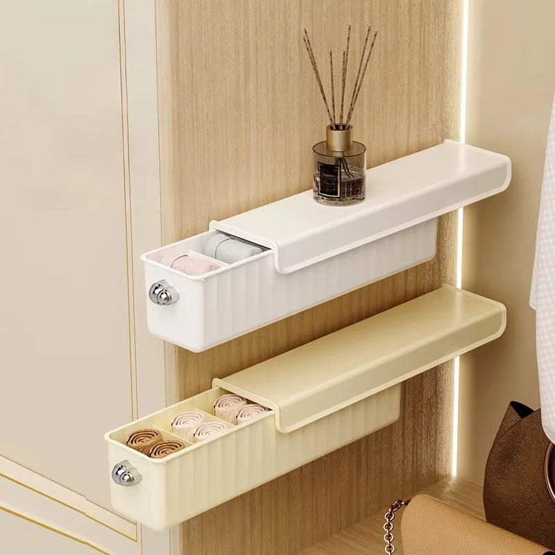 Platzsparender wandmontierter Organizer für Unterwäsche und Socken (3 Fächer)