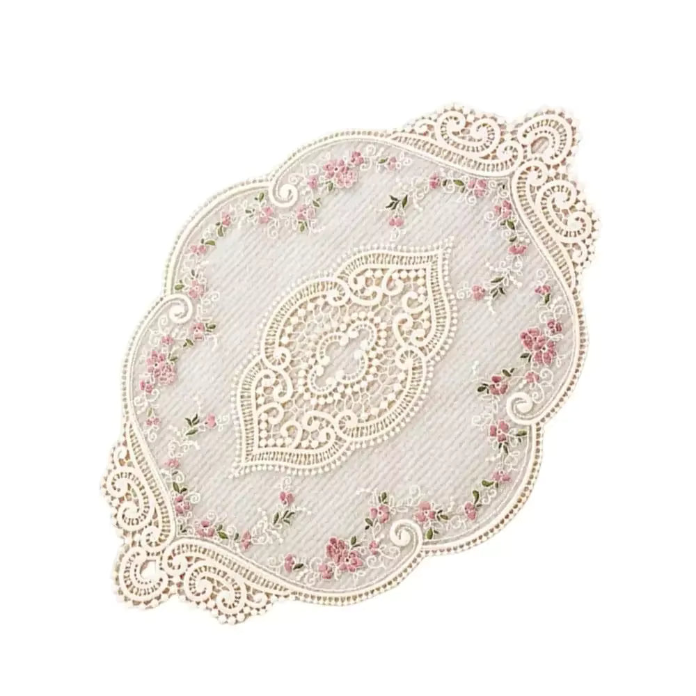 Vintage blondebroderet varme- og spildresistent bordmåtte (flere størrelser)