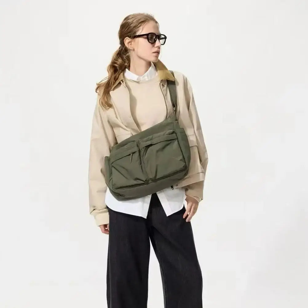 Leichte Nylonschultertasche mit mehreren Taschen (umwandelbar)