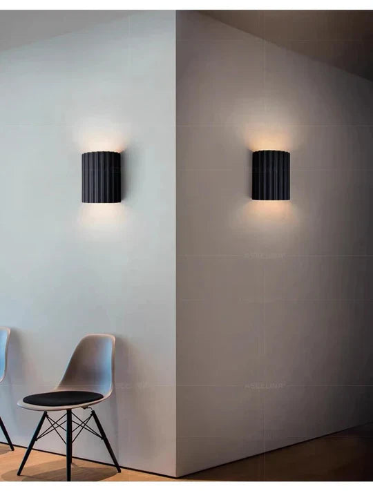 Lumora - Væglampe | Moderne Resin Design | LED Belysning | Kompakt