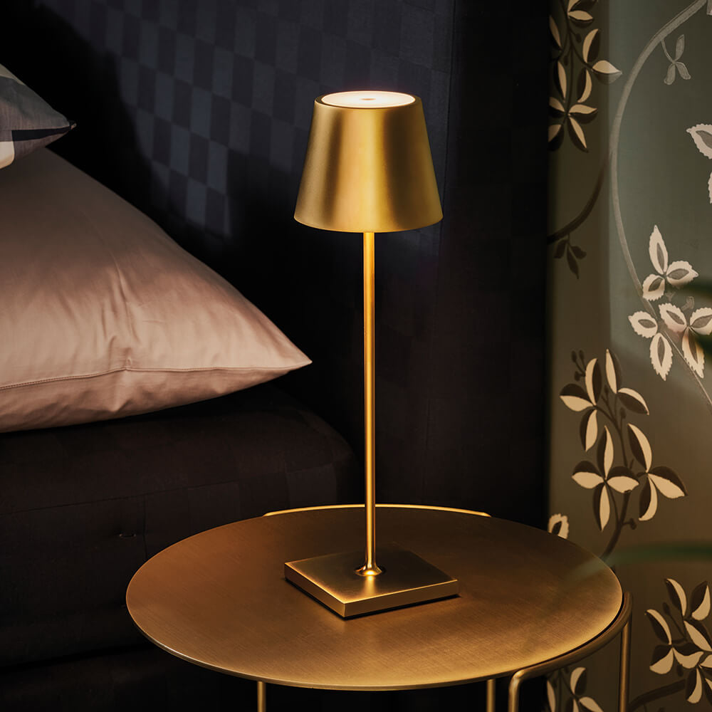 Variant image for Elegant LED Bordlampe med Justerbar Lysstyrke – Modern Metal og Glas Design til Hyggelig Atmosfære-3