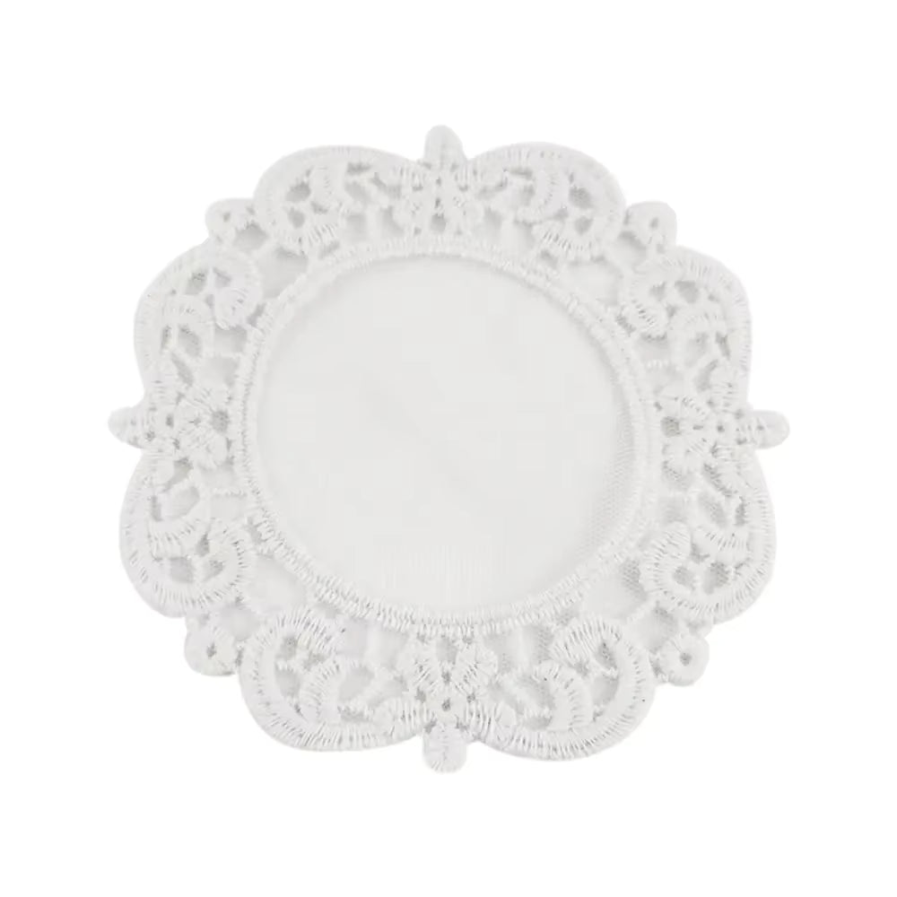 Vintage blondebroderet varme- og spildresistent bordmåtte (flere størrelser)