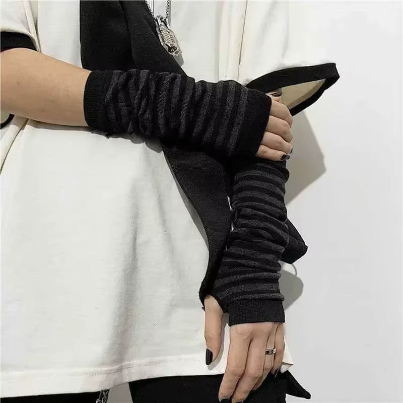 Y2K-gotische metallisch gestreifte fingerlose Armstulpen