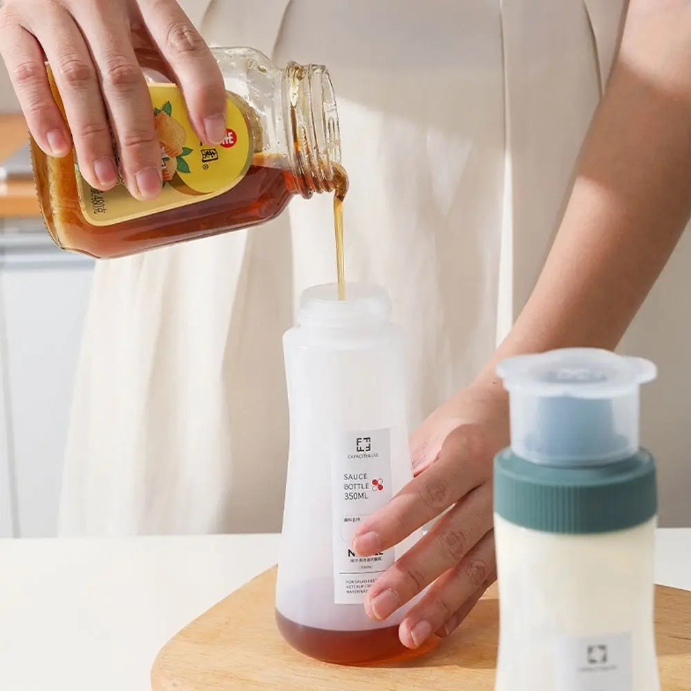 BPA-fri squeeze-flaske med måleskala til sauce (350 ml)
