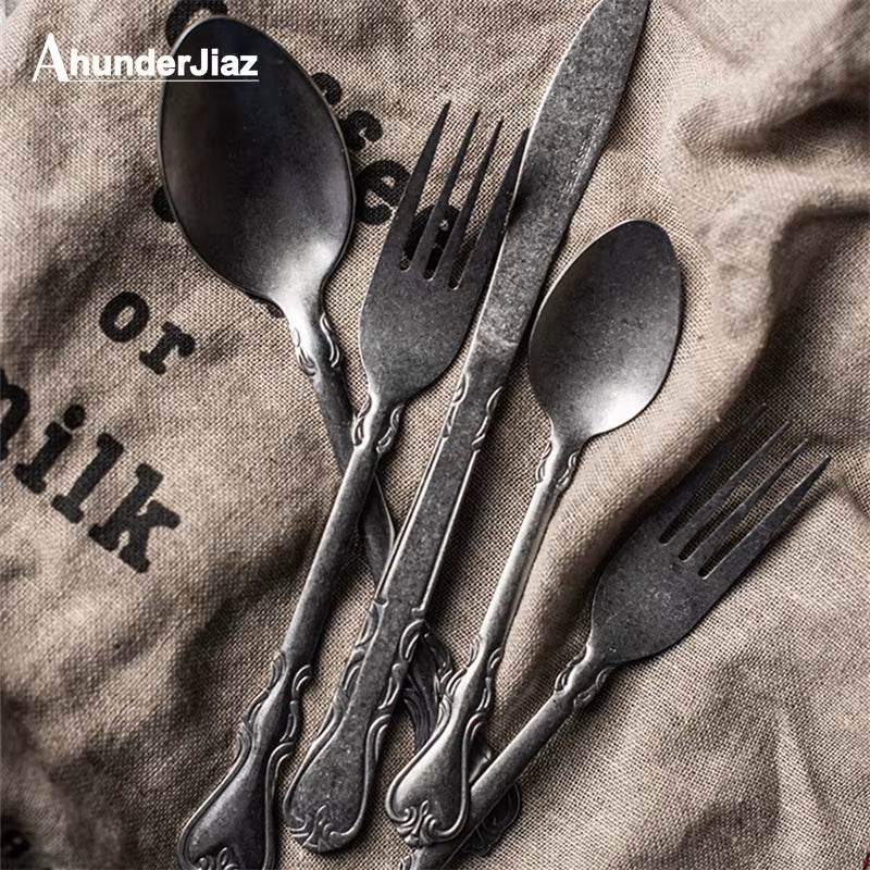 Handgefertigtes verziertes Besteckset im Antik-Stil (4-teilig)