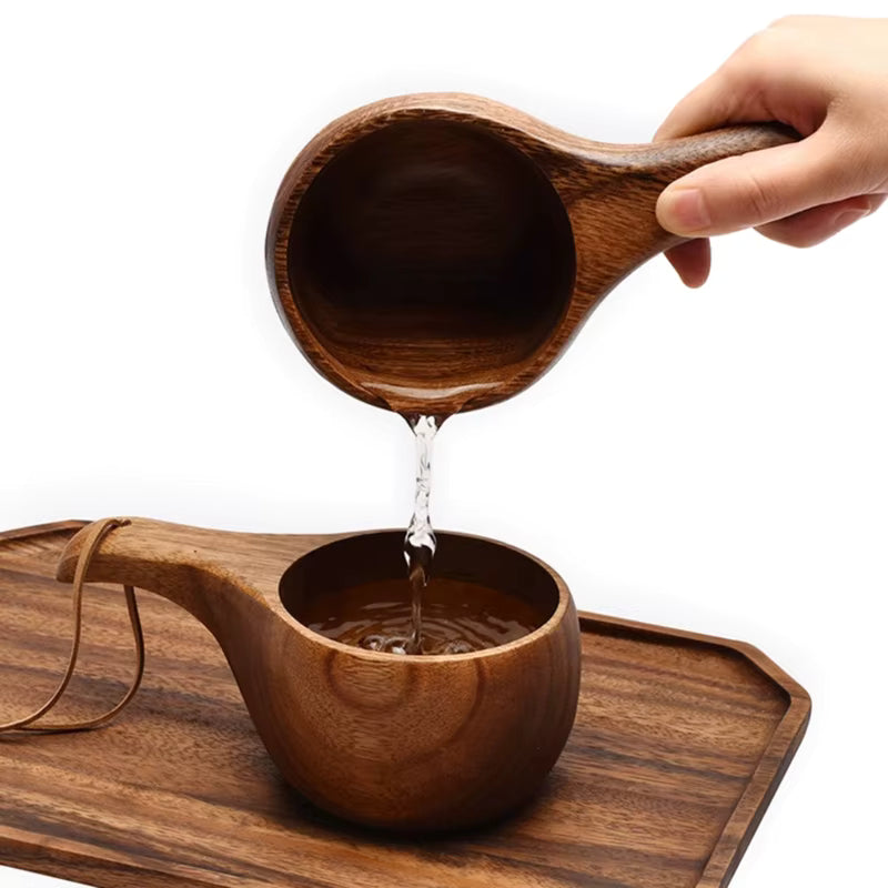 Ergonomischer tragbarer Kaffeebecher aus Akazienholz