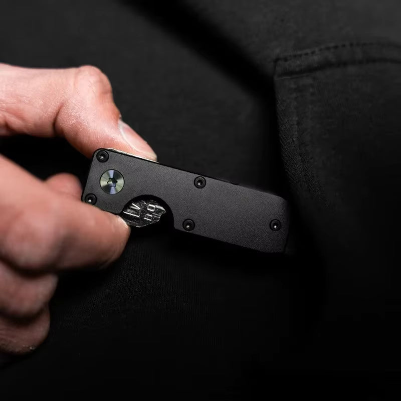 Slank minimalistisk nøglering i metal (Plads til 2-6 nøgler)