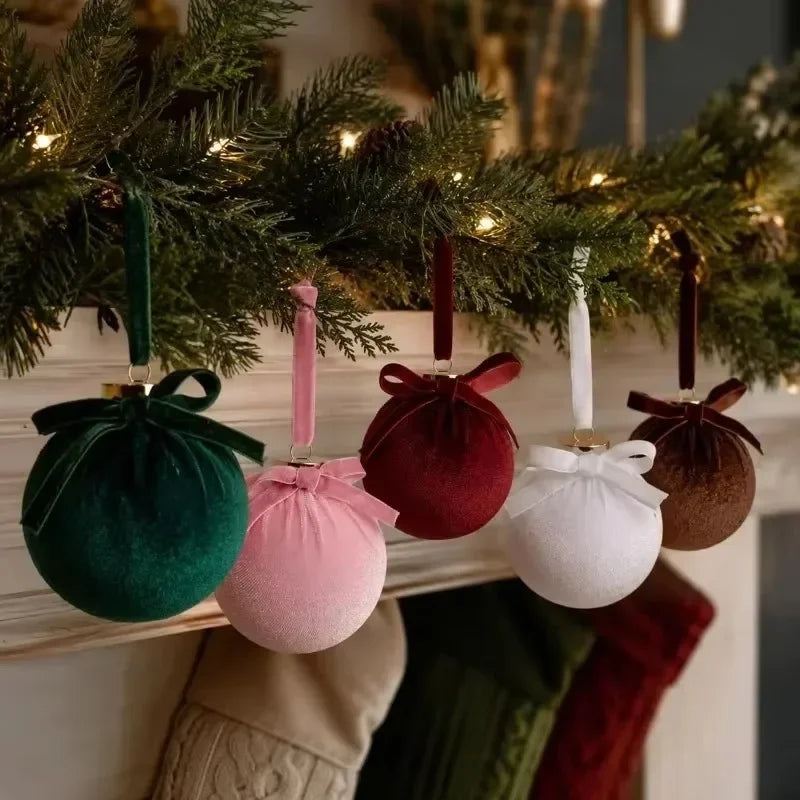 Fløjlsbeklædte julekugler af skum (sæt med 1, 3, 5 eller 10 stk.)