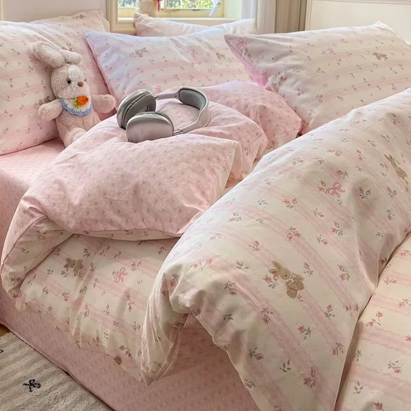 Weiches und bequemes Bettwäsche-Set mit rosa Bär