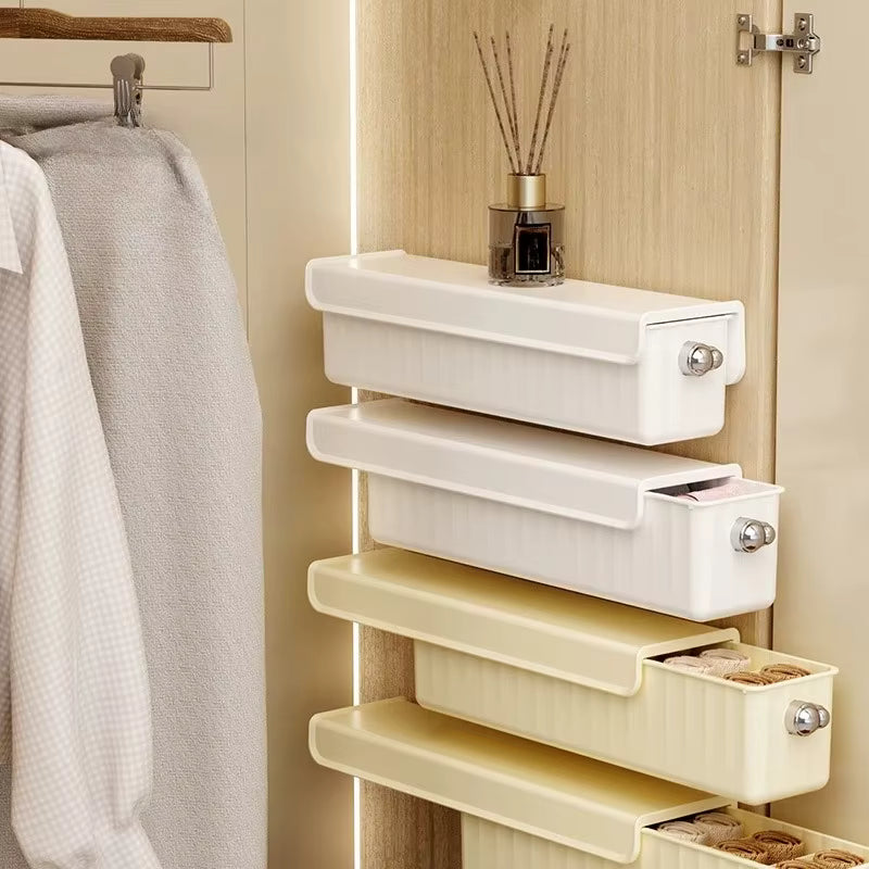 Platzsparender wandmontierter Organizer für Unterwäsche und Socken (3 Fächer)