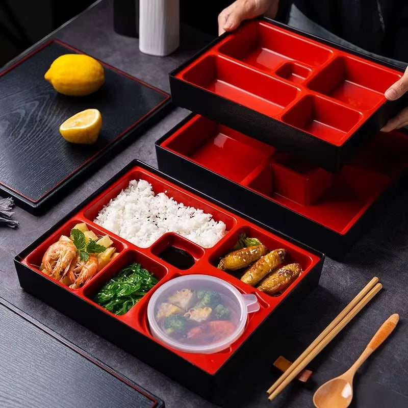 Tragbare Bento-Box mit herausnehmbaren Fächern