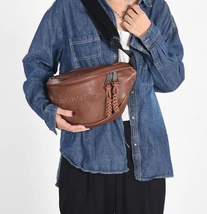 Jocelyn - Brusttasche aus Leder