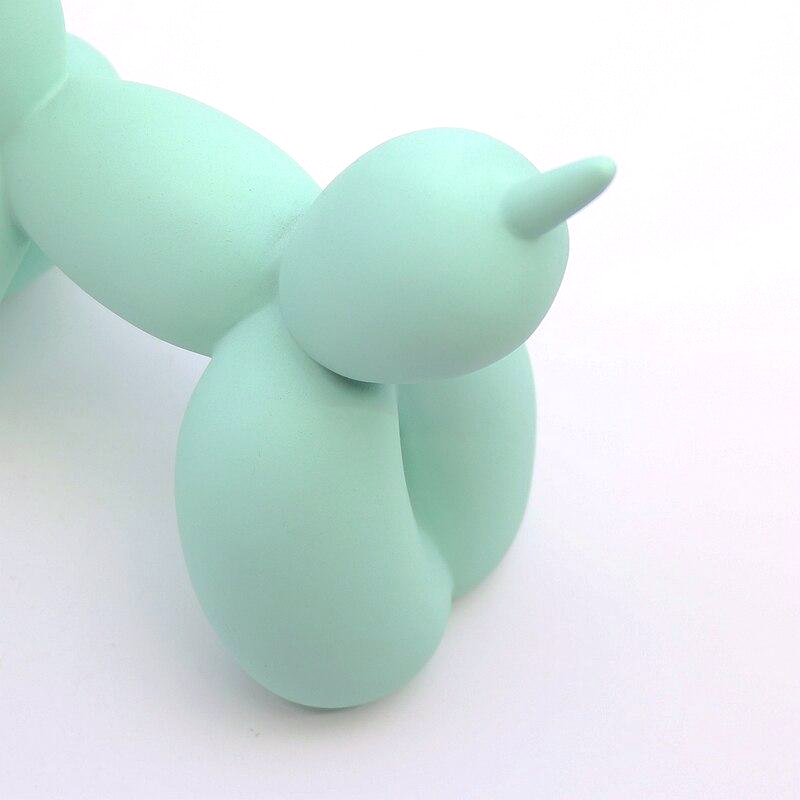 ColorPup - Skulptur eines Luftballonhundes in lebendigen Farben