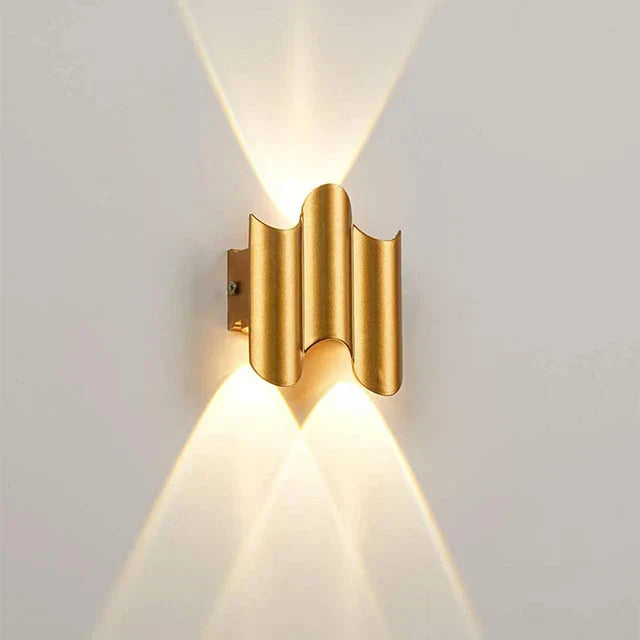 Moderne Væglampe i Metal og Glas – Elegant Design til Indendørs Belysning med Varmt Lys 3000K-4