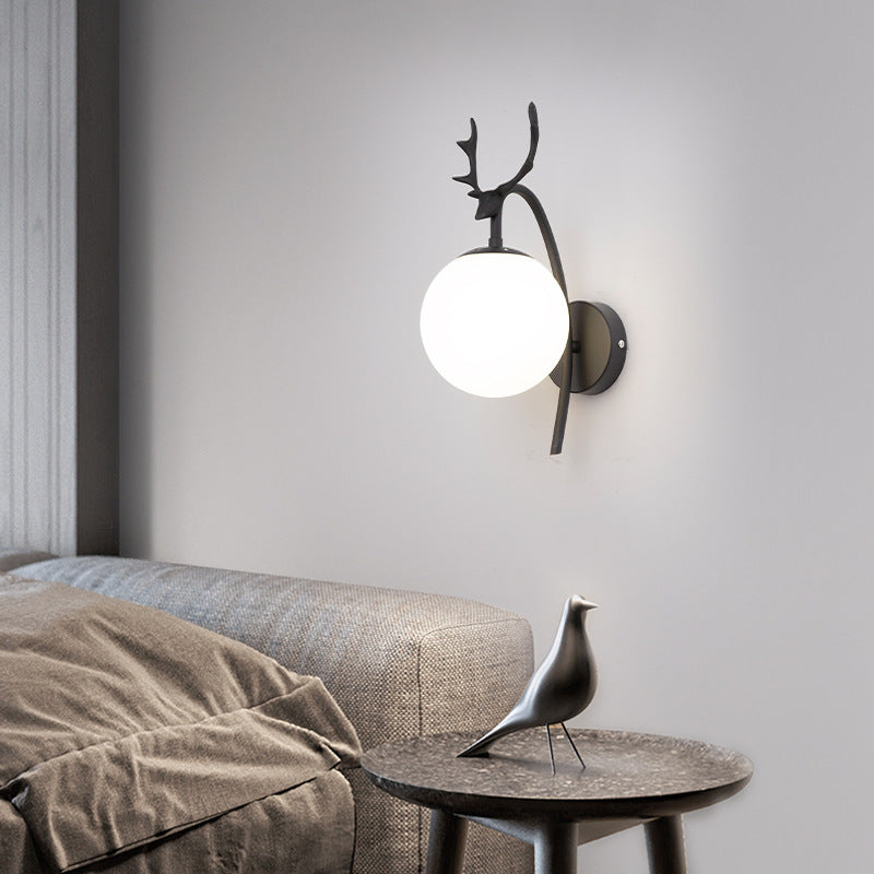 Variant image for Rund LED Væglampe i Guld og Sort - Elegante Metal og Glas Væglamper til Stue og Soveværelse-3