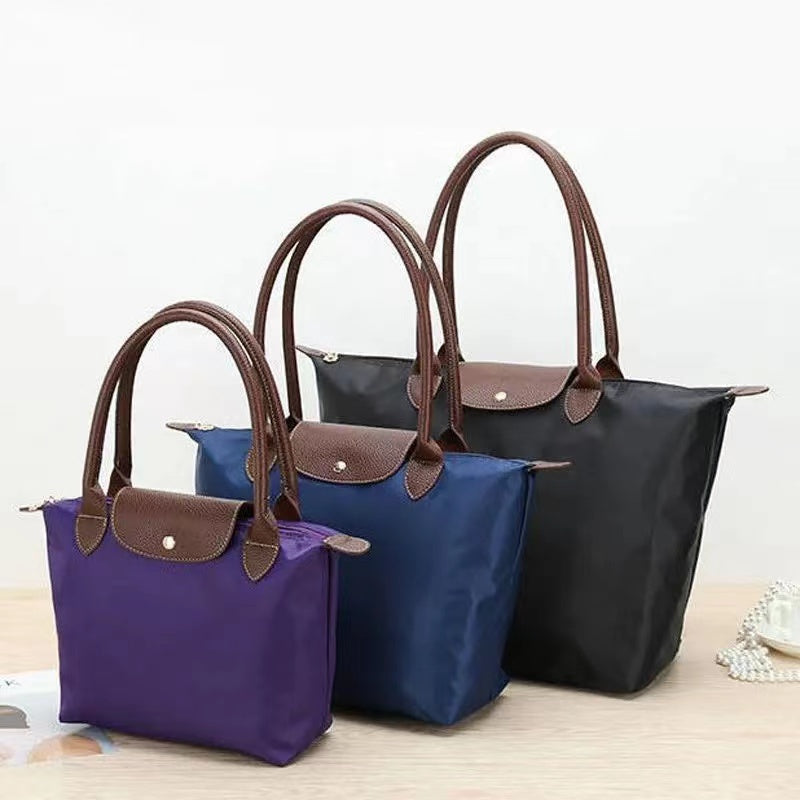 Lille Sort Skuldertaske Dame i Syntetisk Læder med Justerbar Rem og Schedel Design-2