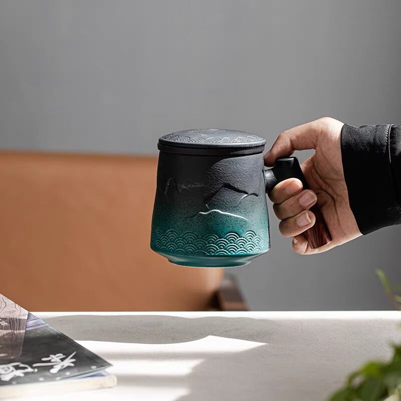 TeaEssence - Keramische Teetasse mit Teesieb und Deckel