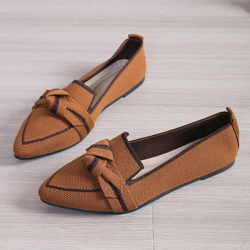 Harper - Slip-On mit Schmetterlingsknoten und verstellbarem Riemen