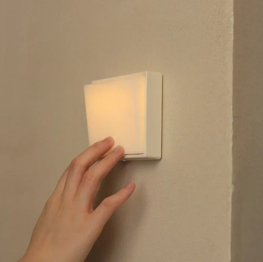 LumoSwitch - Minimalistische Nachtlampe mit wiederaufladbarem Schalter