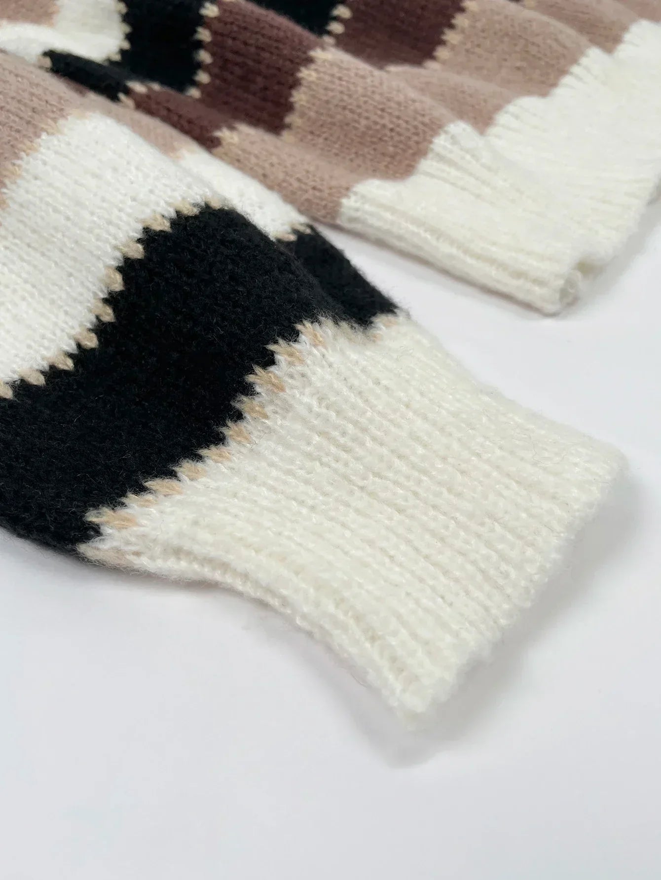 ColorElegance - Eleganter Pullover für Frauen | Stilvolle Akzente für jeden Anlass