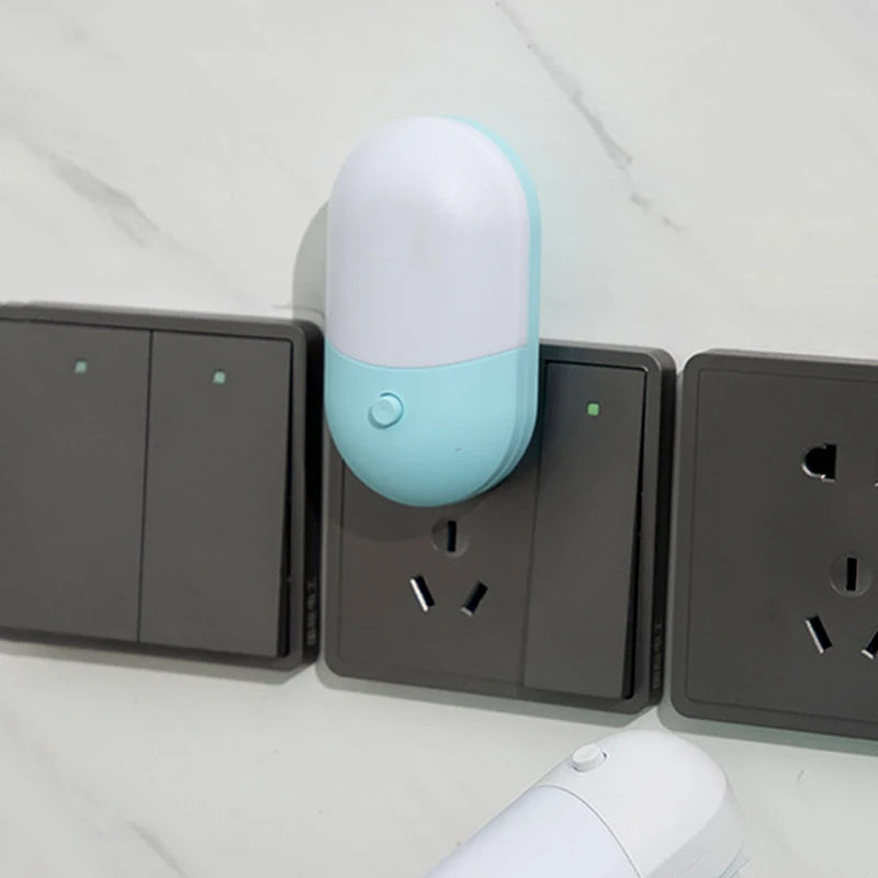 LED Mini Nachtlampe – Plug-in mit sanftem Licht für Kinder & Erwachsene