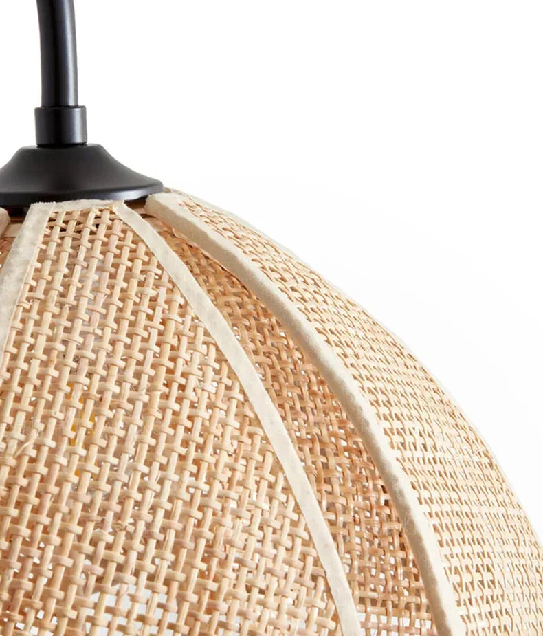 LumiEssence - Wandleuchte mit Rattanblume