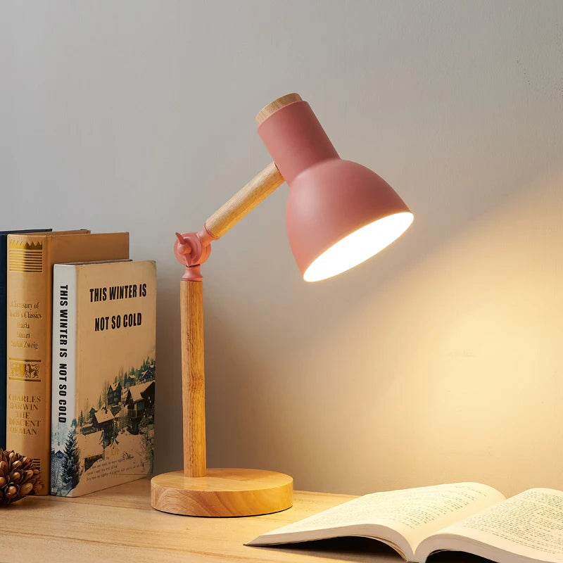 Skandinavische Tischlampe aus Holz | LED dreibeiniges Haupt | Augenschutz zum Lesen und Nachttisch
