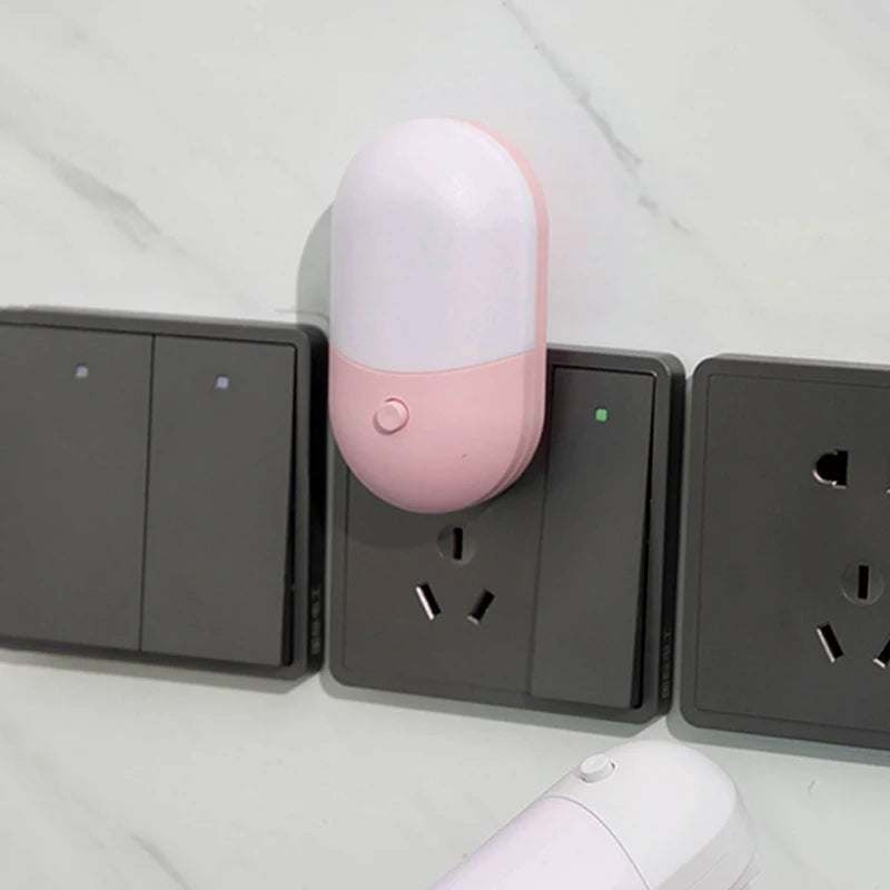LED Mini Nachtlampe – Plug-in mit sanftem Licht für Kinder & Erwachsene