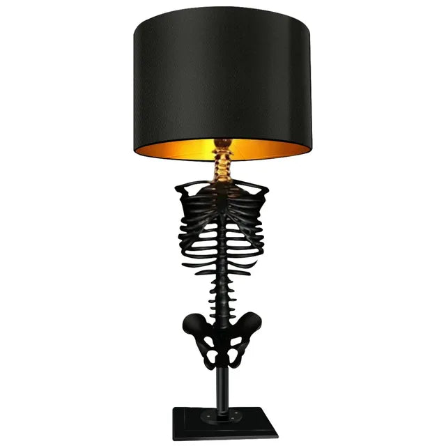 GothicaLights - Håndlavet bordlampe med gotisk skelet