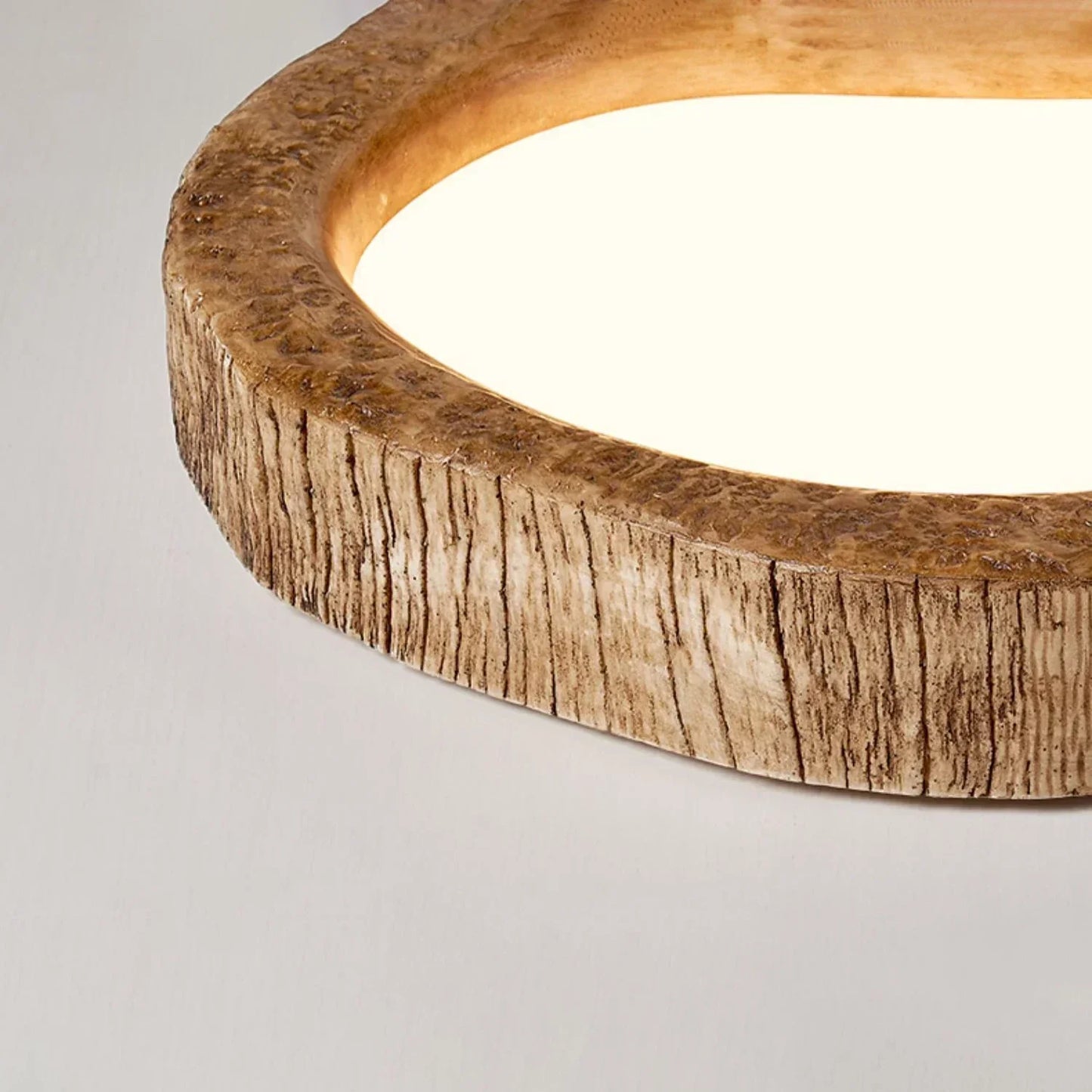 RusticaLumen - Verzaubernde LED-Deckenlampe aus rustikalen Baumstämmen