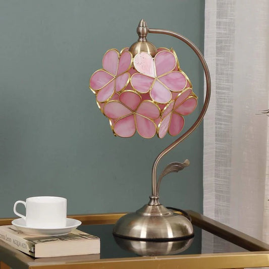 Romantische Tiffany-Tischlampe aus Bronze mit Blumenmuster – Verstellbare Höhe und farbiger Glasschirm für Nachttisch