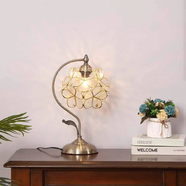 Romantische Tiffany-Tischlampe aus Bronze mit Blumenmuster – Verstellbare Höhe und farbiger Glasschirm für Nachttisch
