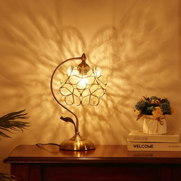 Romantische Tiffany-Tischlampe aus Bronze mit Blumenmuster – Verstellbare Höhe und farbiger Glasschirm für Nachttisch