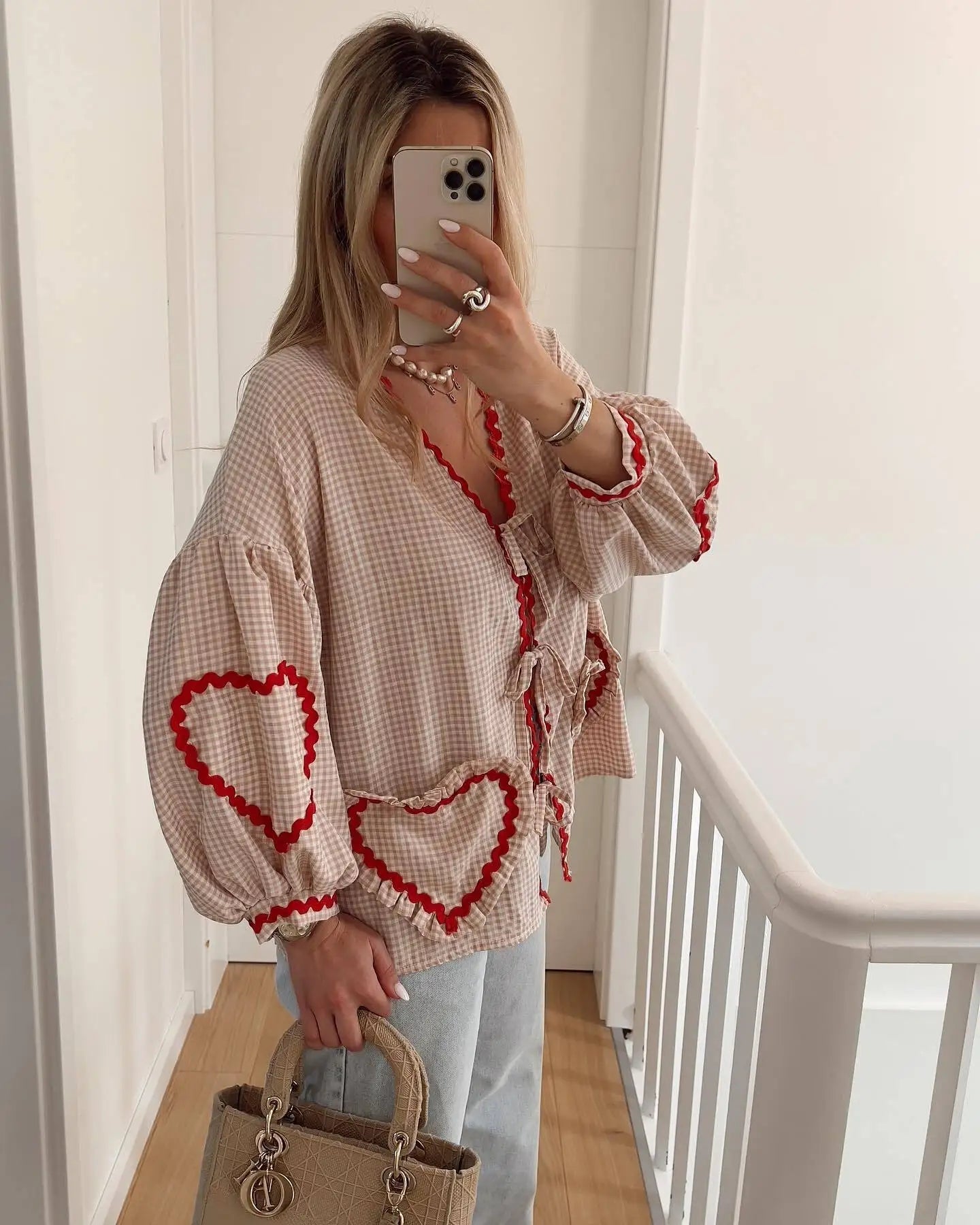 Elara - Süße Bluse mit Herzmuster