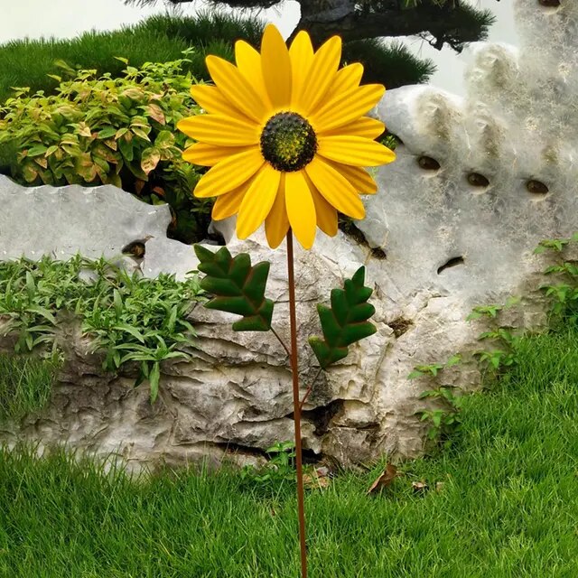 Variant image for Farverig Metal Vindmølle Dekoration til Have – 20 cm Diameter, 69 cm Høj, Vejrbestandig Jern, Multifarvet Design-3