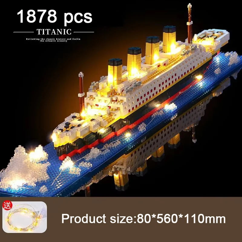 LED-oplyst mikrotegning af Titanic-skib (displaystativ)