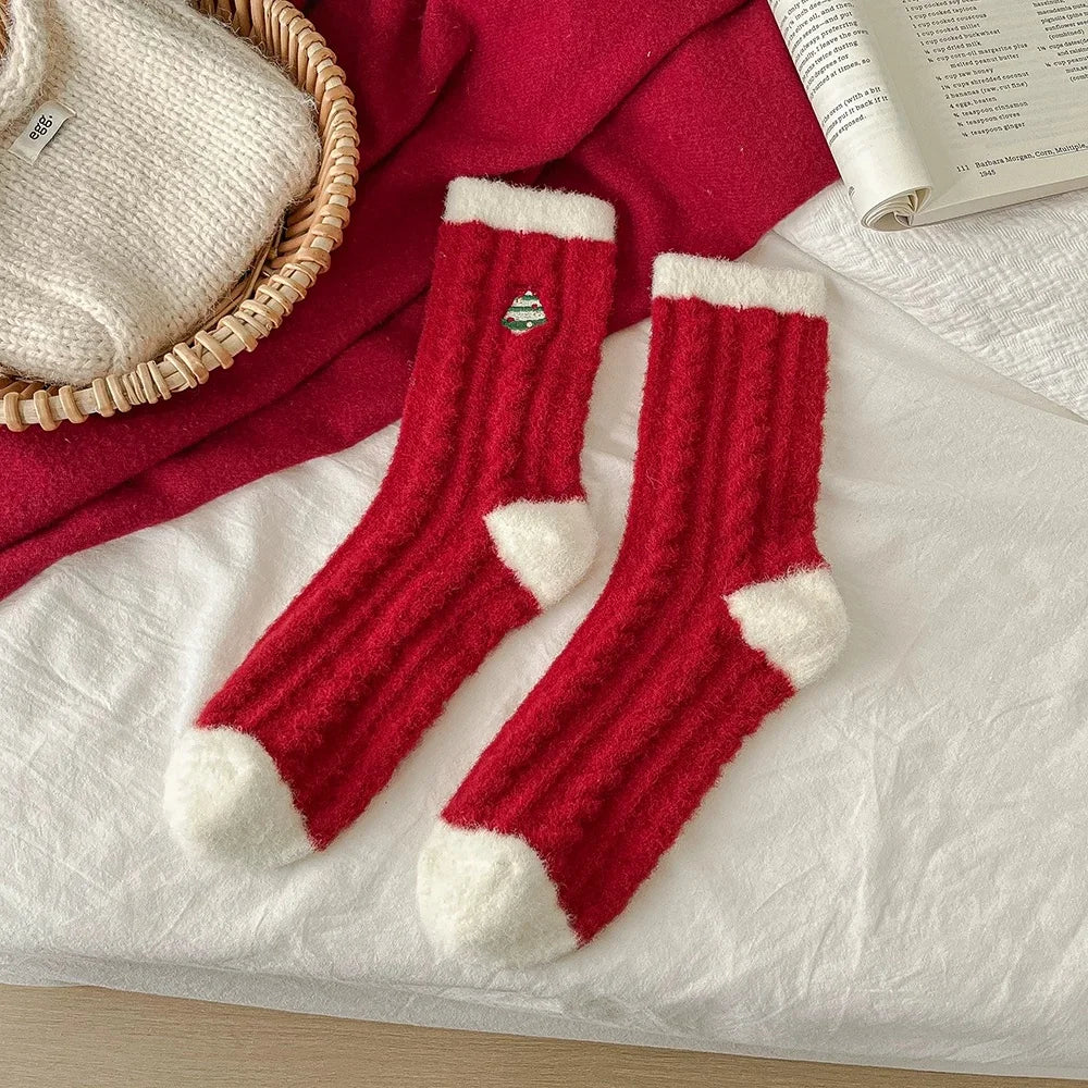Weiche Weihnachtssocken aus Koralfleece (15 Paar)