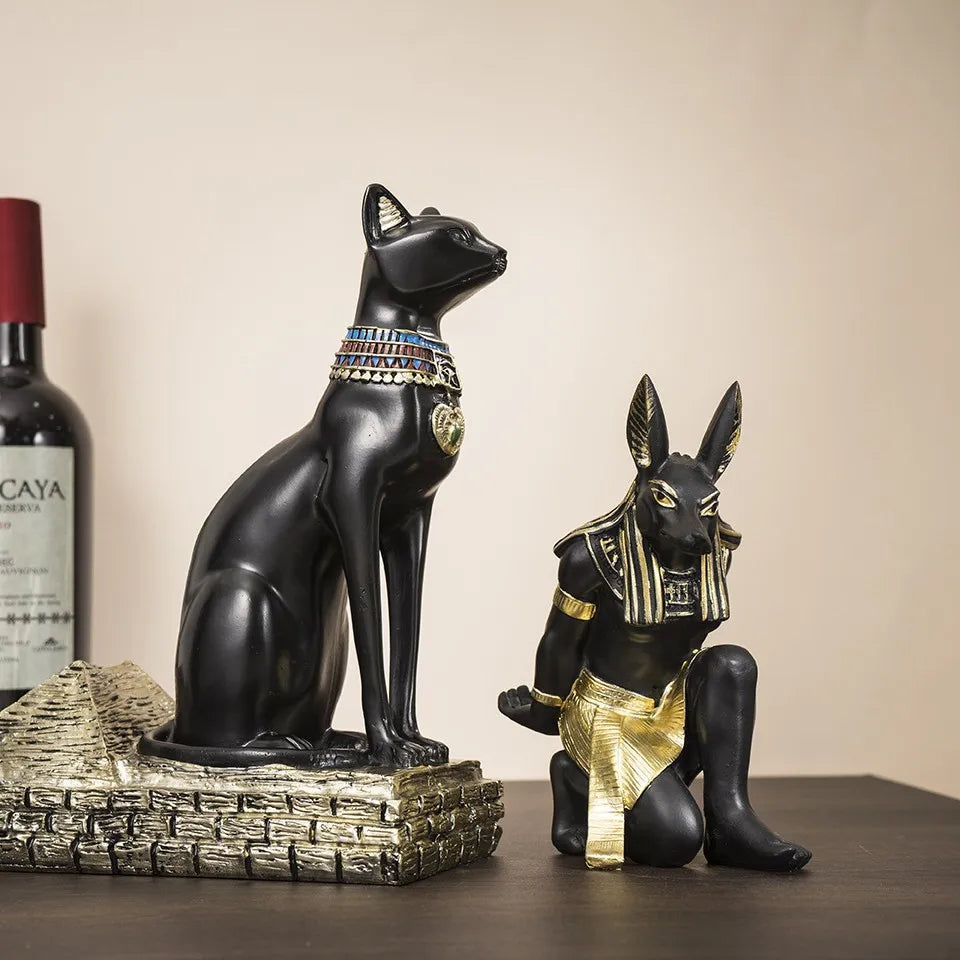 Weinregal aus Kunstharz im ägyptischen Stil