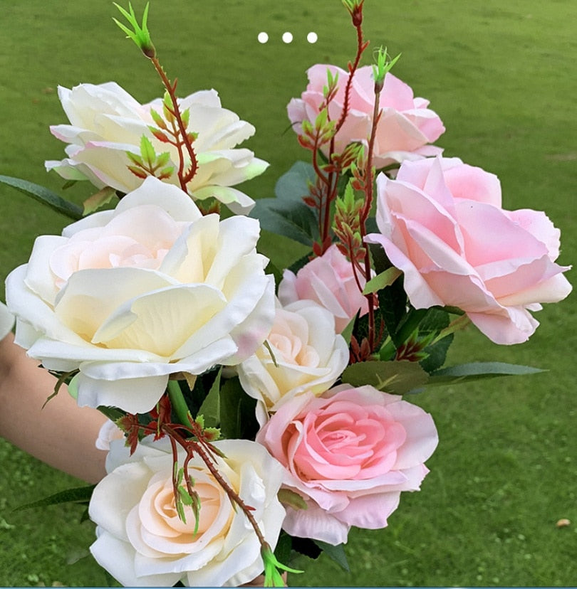 LumiRose - Solar LED Rosenblüten-Nachtlampe für den Garten