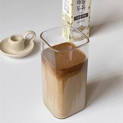 Hitzebeständige Kaffeetasse aus hochwertigem Borosilikatglas mit Deckel und Strohhalm