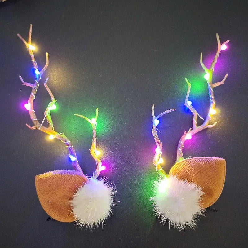 Weihnachtliche Haarspangen mit LED und Rentiergeweih (Paar)
