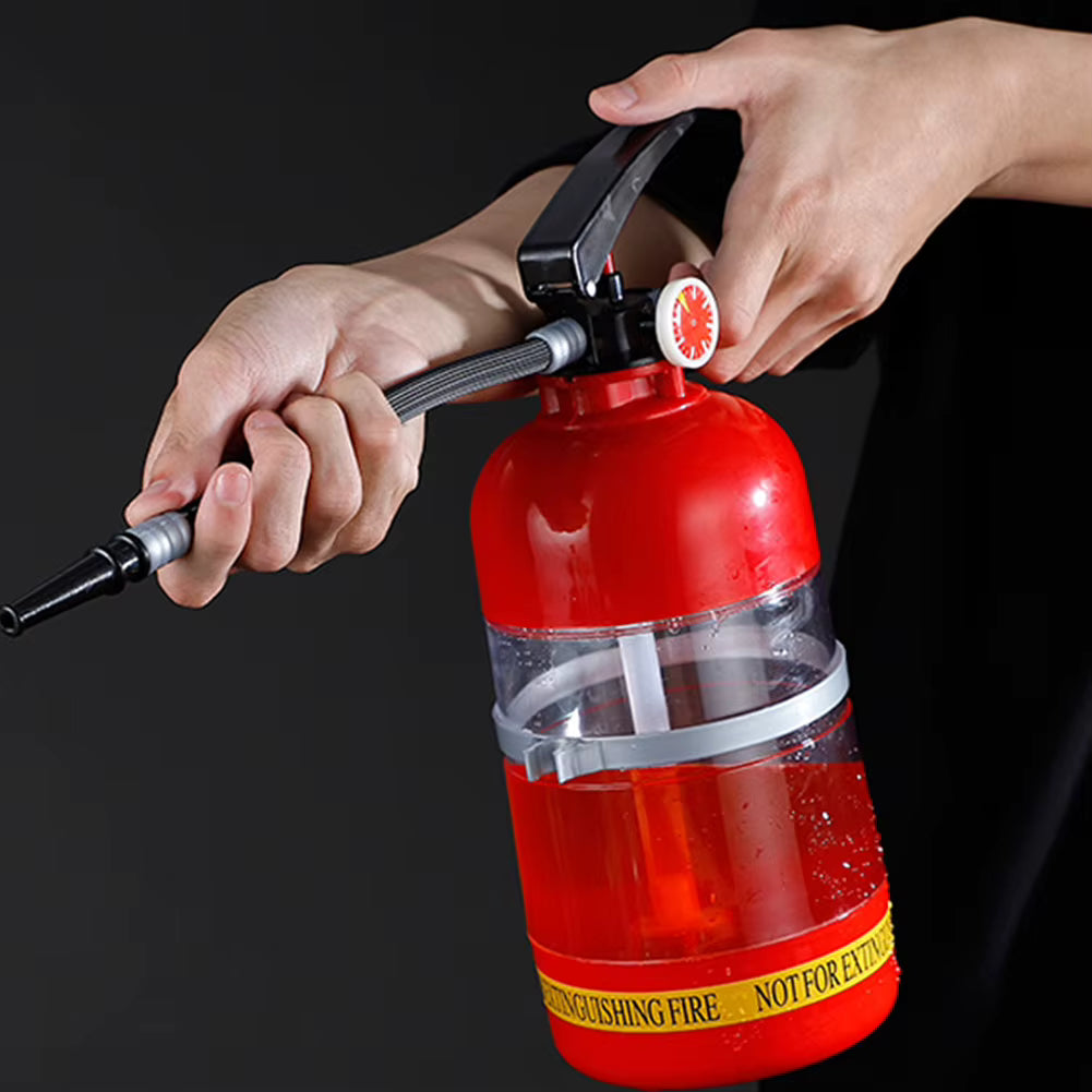 Leicht herausnehmbarer, tropffreier Wein- und Bierdosierer (1,5L)