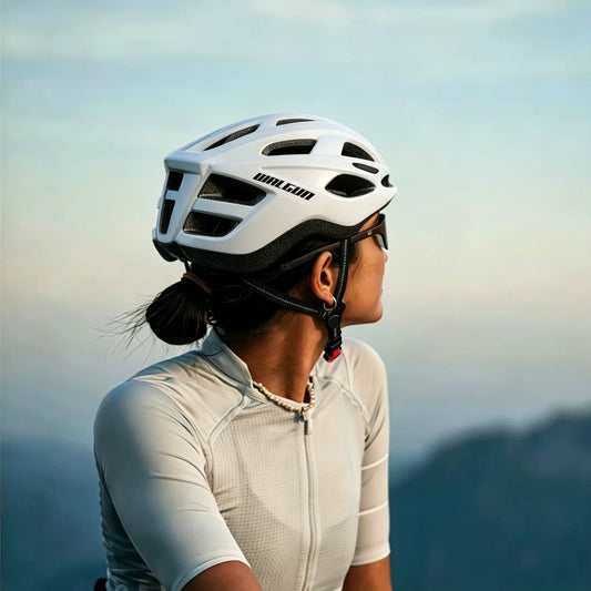 Ultraleichter und aerodynamischer Fahrradhelm