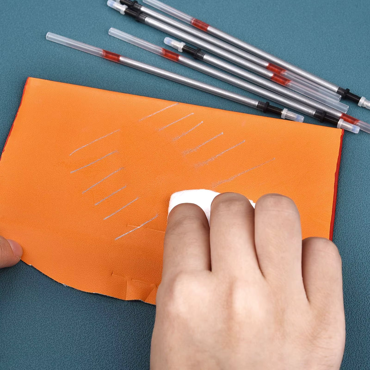 Wasserlöslicher, nachfüllbarer Markierstift für Leder und Stoff (1 mm Spitze)
