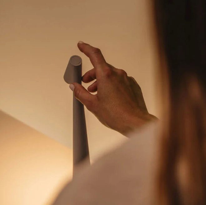 LumiFlex - Kabellose nordische minimalistische LED-Tischlampe