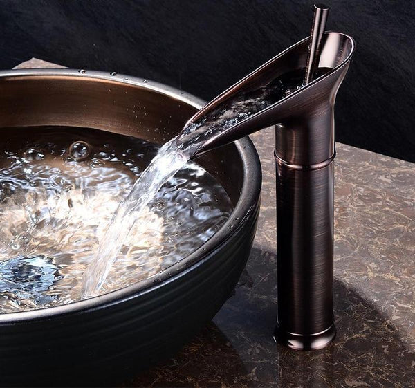 AquaLuxe - Wasserfall antike Wasserhahn Waschbeckenarmatur Messing Waschbeckenarmatur | 50% RABATT